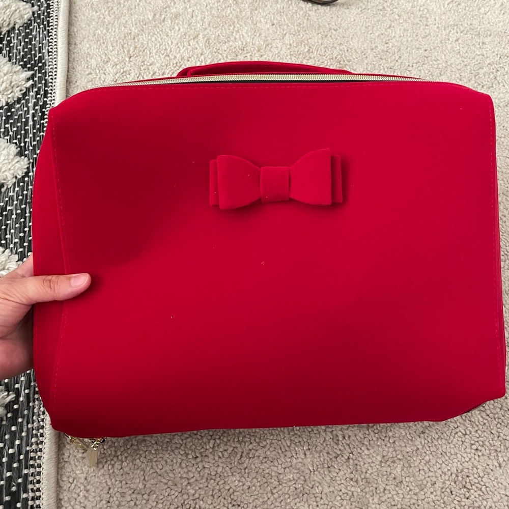 Estée Lauder makeup bag. Brand new.